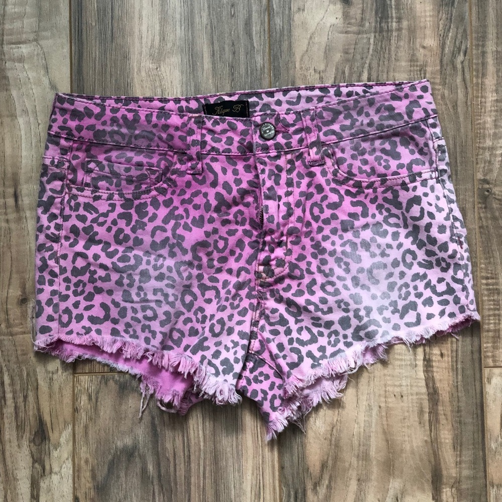 Mini Shorts For This Summer! Conditions 10/10